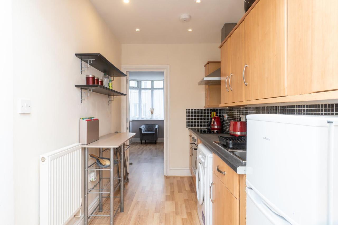 Spacious 2 Bed Southville Flat Near Harbourside บริสตอล ภายนอก รูปภาพ
