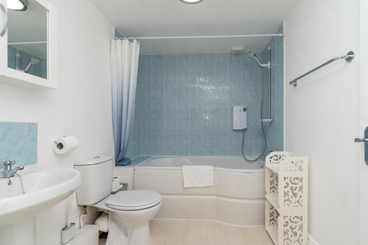 Spacious 2 Bed Southville Flat Near Harbourside บริสตอล ภายนอก รูปภาพ